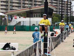 硬式テニス部 全国中学生テニス選手権大会の審判員 ボランティア活動 興國高等学校 大阪市天王寺区